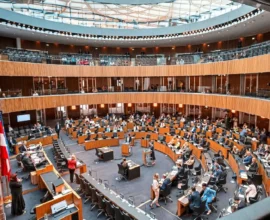 Hükümetten Sıfır Zam Kararı: Politikacı Maaşları 2026’da Artmayacak