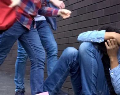 İnnsbruck’ta Dehşet: 15 Yaşındaki Genç Sokakta Saldırıya Uğradı!