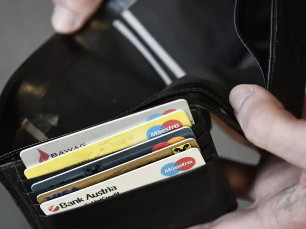 İnternette Hızlı Para Tuzakları: Yaşlı Adam Dolandırıcıların Kurbanı Oldu