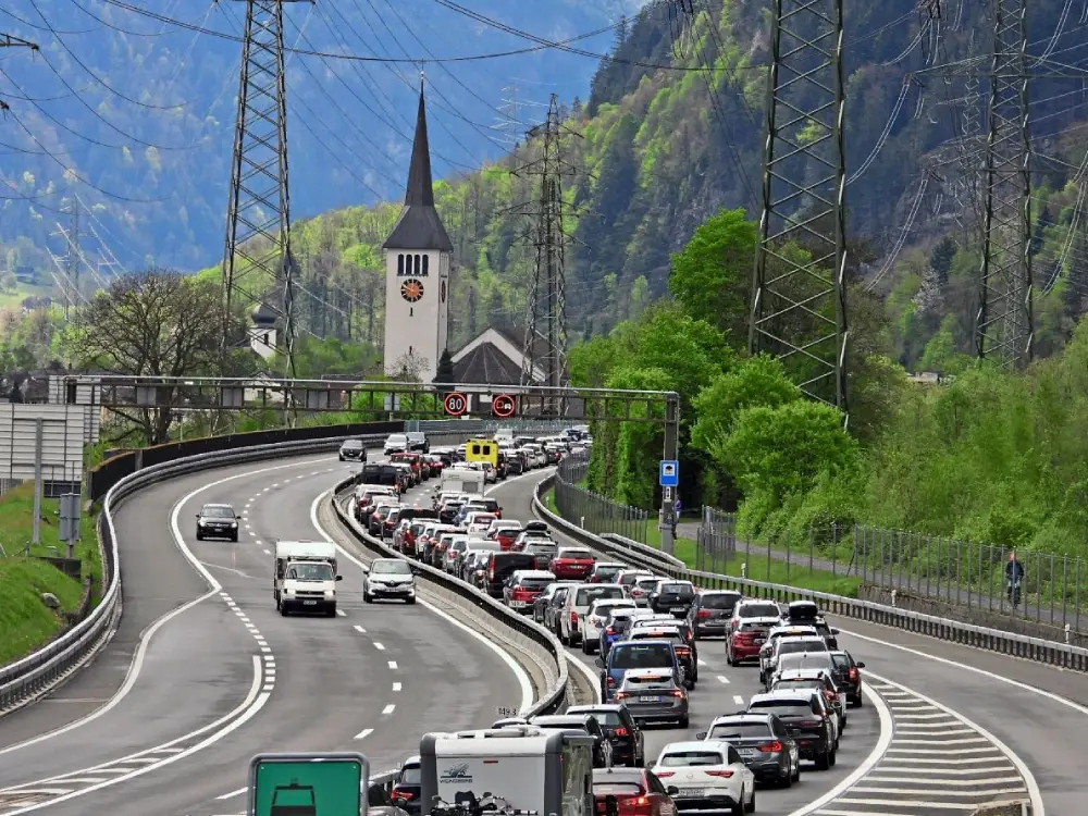 İsviçre’den Yabancı Sürücülere Transit Ücreti Planı: Tirol’e Ek Yük Kapıda mı? İsviçre’den Yabancı Sürücülere Transit Ücreti Planı: Tirol’e Ek Yük Kapıda mı?