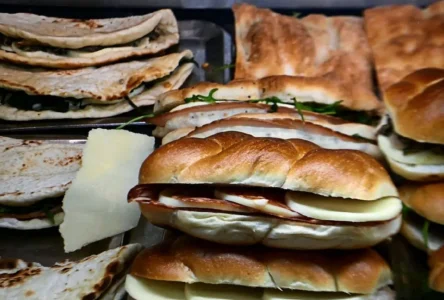 İtalya’da Botulizm Zehirlenmesi Alarmı: Sandviç Tüketen 1 Kişi Öldü, 9 Kişi Hastanede