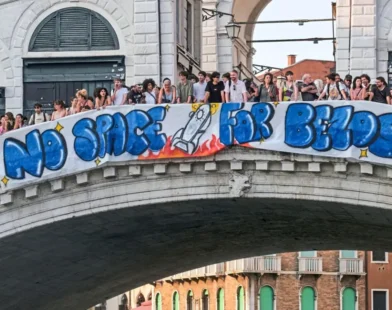 Jeff Bezos’un Venedik’teki Düğününe Protesto: “Bezos’a Yer Yok”