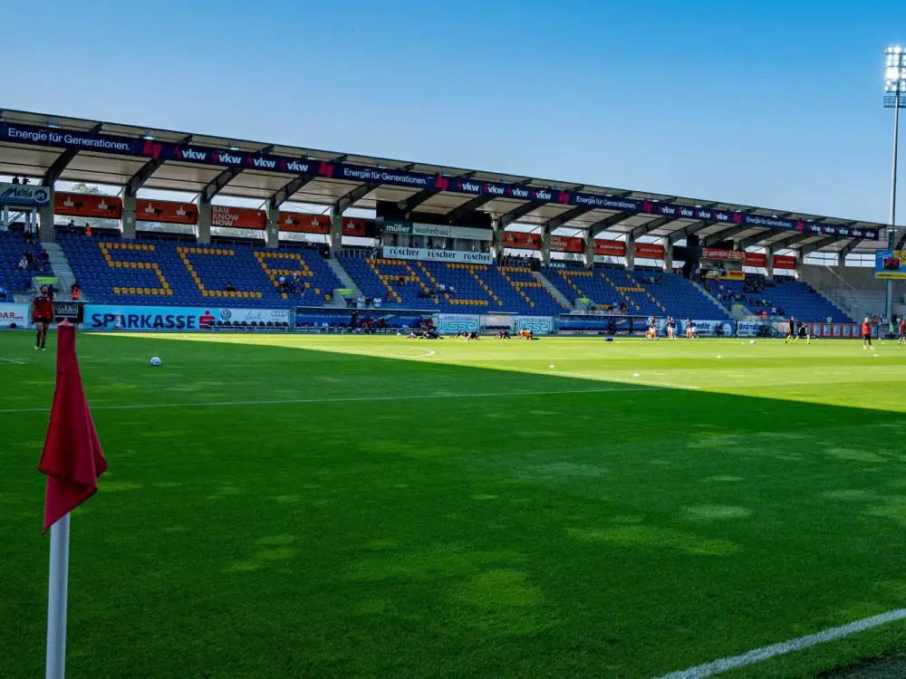 Kadın Futbolcuların Soyunma Odasında Gizli Kamera Skandalı