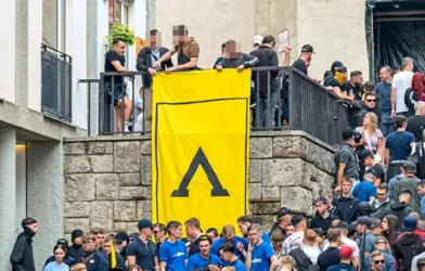 Karner “sağ aşırı” ve “neo-Nazi” tanımlarını sorguladı, basına yönelik şikâyetleri reddetti Karner “sağ aşırı” ve “neo-Nazi” tanımlarını sorguladı, basına yönelik şikâyetleri reddetti