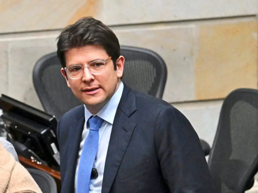 Kolombiya’da Seçim Mitinginde Kan Aktı: Başkan Adayı Yoğun Bakımda