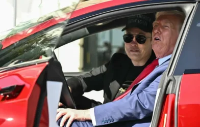 Musk-Trump Kavgası Tesla’ya 34 Milyar Dolara Mal Oldu Musk-Trump Kavgası Tesla’ya 34 Milyar Dolara Mal Oldu
