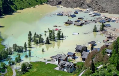 İsviçre'de Buzul Çöküşü, Sel ve Tahliye Riski Artıyor ötschental'da Gletscher Çöküşü, Sel ve Tahliye Riski Artıyor