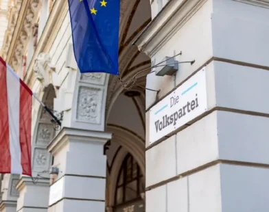 ÖVP'nin Yüzü Gülüyor: Seniorenbund Ayrı Bir Dernek Olarak Tanındı