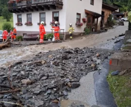 Pinzgau’da Afet Alarmı: Heyelanlar Yolları ve Evleri Kapladı