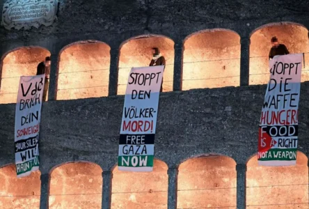 Salzburg Festivali Açılışında Protesto: Babler’in Konuşması Yarıda Kesildi