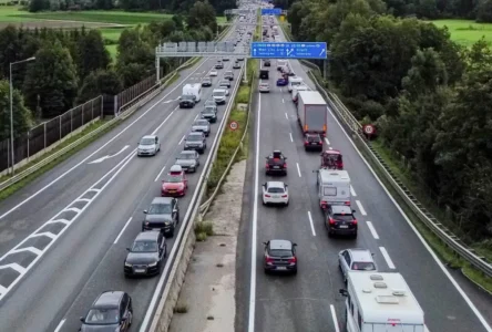 Salzburg'da Geçiş Yasağı Tartışmaları: Belediyeler Eşit Uygulama Bekliyor