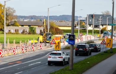 Salzburg’ta Yol Çalışması Trafiği Kitledi: Bitim Tarihi Yeniden Ertelendi Salzburg’ta Yol Çalışması Trafiği Kitledi: Bitim Tarihi Yeniden Ertelendi