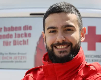 Savaştan Kaçan Genç, Avusturya’da Kızılhaç Gönüllüsü Oldu