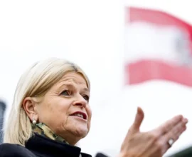 Savunma Bakanı Tanner’dan Kadınlar İçin Zorunlu Askerlik Açıklaması: “Mutlak Eşitlik Olmadan Olmaz”