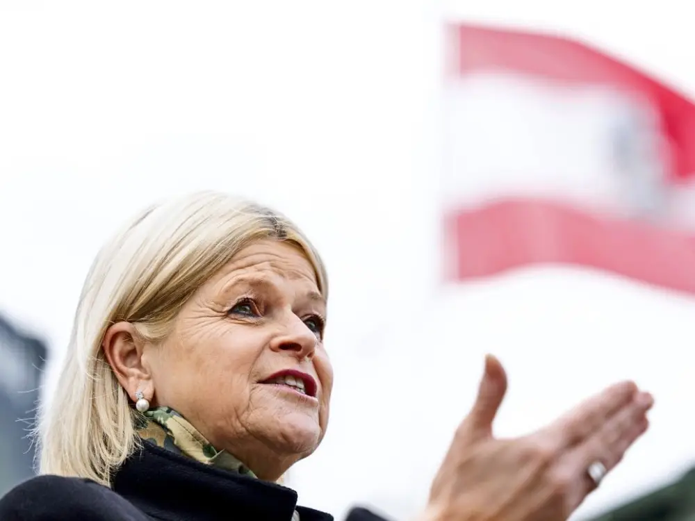 Savunma Bakanı Tanner’dan Kadınlar İçin Zorunlu Askerlik Açıklaması: “Mutlak Eşitlik Olmadan Olmaz”