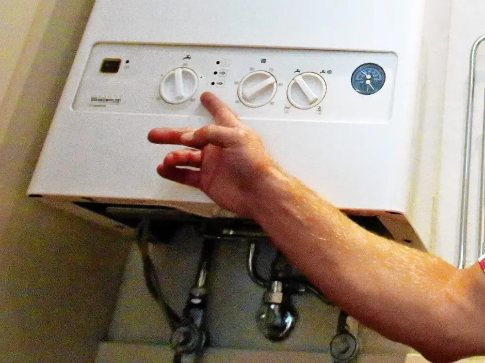 Sıcak Havalarda Sessiz Tehlike: Klima ve Şofben Zehirlenmelere Yol Açabilir Sıcak Havalarda Sessiz Tehlike: Klima ve Şofben Zehirlenmelere Yol Açabilir