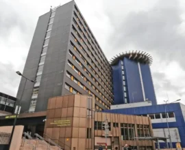 Somalili Genç Hastanede Olay Çıkardı: Güvenlik ve Polis Yaralandı