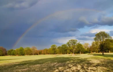 Sonbahara Geçiş: Avusturya’da Güneşli Başlangıç, Batıda Sağanak Yağmurlar Sonbahara Geçiş: Avusturya’da Güneşli Başlangıç, Batıda Sağanak Yağmurlar