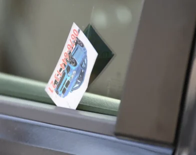 Steiermark’ta Büyük Dolandırıcılık Operasyonu: İki Sahte Otomobil Tüccarı Tutuklandı