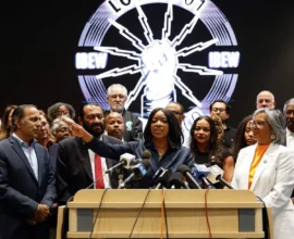 Teksas’ta Seçim Oyunları: Demokratlar Kaçıyor, Cumhuriyetçiler Israrcı