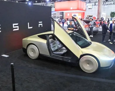 Tesla Geride Kaldı: Otonom Araç Yarışında Waymo Önde