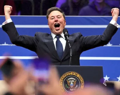 Tesla Hissedarları Musk’a Robotaksi Sözleri Nedeniyle Dava Açtı