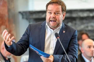 Tirol FPÖ’de Markus Abwerzger oyların %98,15'ini alarak yeniden seçildi Tirol FPÖ’de Markus Abwerzger oyların %98,15'ini alarak yeniden seçildi