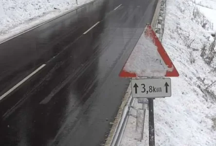 Tirol’de Kış Erken Geldi: Bazı Yollarda Kar ve Kaygan Zemin Uyarısı