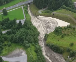 Tirol'de Kıyamet Gibi Fırtına: Evler Yıkıldı, Halk Tahliye Edildi