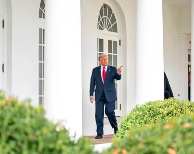 Trump, ABD Eğitim Bakanlığını Kapatıyor