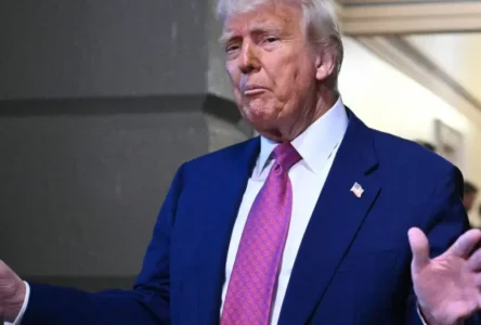 Trump'tan İran'da Rejim Değişikliği Mesajı