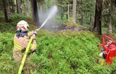 Tur Uçağı Almanya'dan Kalktı, Avusturya'da Düştü: 4 Kişi Öldü