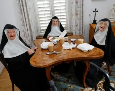 Vatikan Kararına Rağmen Rahibeler Goldenstein Manastırını İşgal Etti