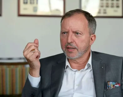 Viyana Hietzing’de ÖVP İlçe Başkanı Ebert, Koltuğunu Rakibi Sperker’e Bırakıyor