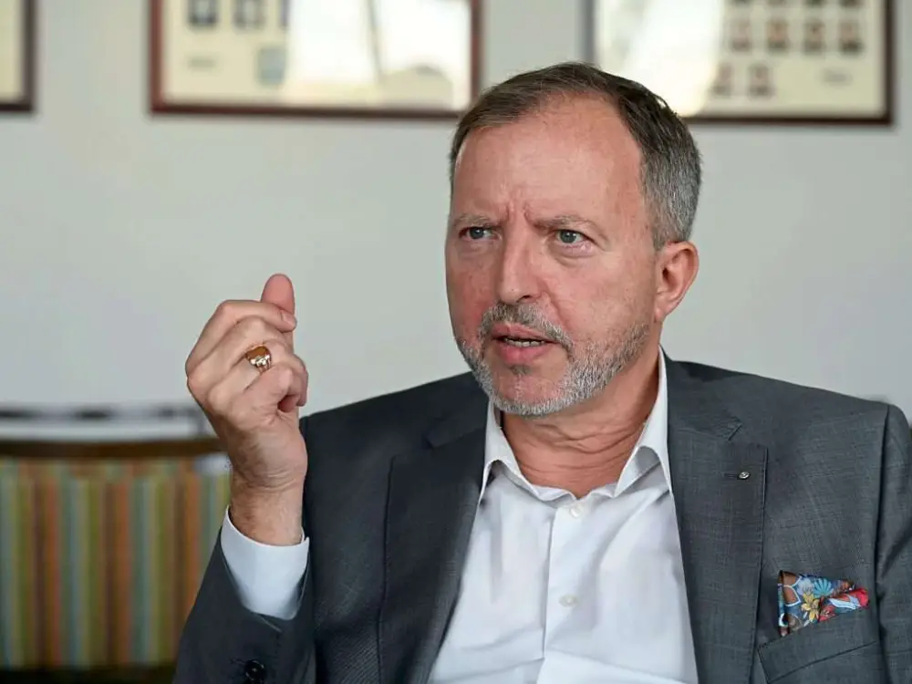 Viyana Hietzing’de ÖVP İlçe Başkanı Ebert, Koltuğunu Rakibi Sperker’e Bırakıyor Viyana Hietzing’de ÖVP İlçe Başkanı Ebert, Koltuğunu Rakibi Sperker’e Bırakıyor