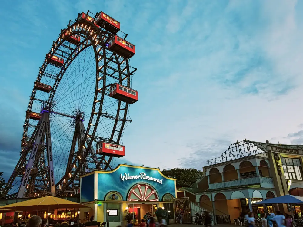 Viyana Prater’de Kıskançlık Krizi: Genç Kadın ve Yeni Sevgilisi Saldırıya Uğradı Viyana Prater’de Kıskançlık Krizi: Genç Kadın ve Yeni Sevgilisi Saldırıya Uğradı