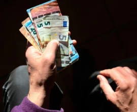 Viyana, Sosyal Yardım Eğitim Ek Ödeneğini 30 Haziran'da Kaldırıyor