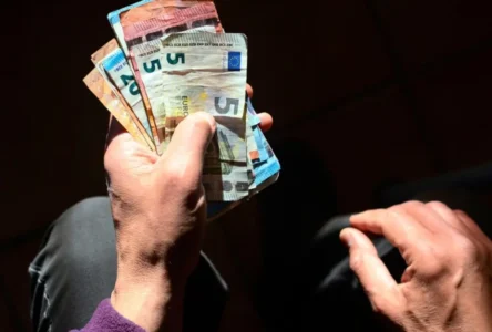 Viyana, Sosyal Yardım Eğitim Ek Ödeneğini 30 Haziran'da Kaldırıyor