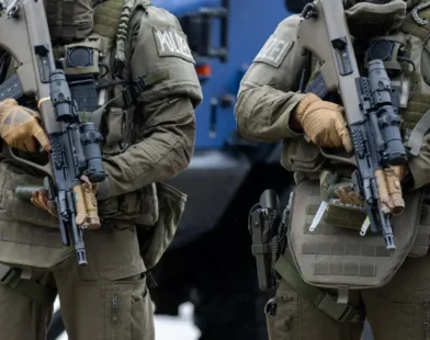 Viyana’da 14 Yaşındaki Kıza Bomba İhbarı Nedeniyle Hapis Cezası