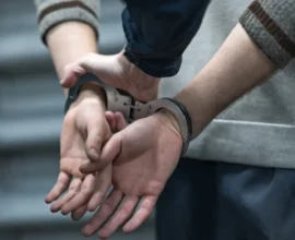 Viyana’da 16 Yaşındaki Genç Silah Fotoğrafı Nedeniyle Gözaltına Alındı