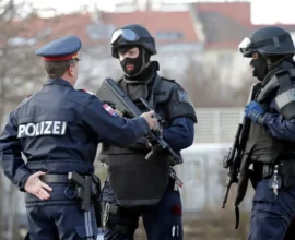 Viyana’da Bıçaklı Saldırı: Genç Adam Saldırganı E-Skuter ile Kovaladı