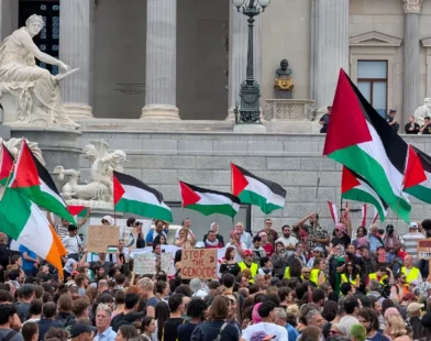 Viyana’da Gazze Protestosunda Gerginlik: Radikaller Gösteriyi Bölmeye Çalıştı