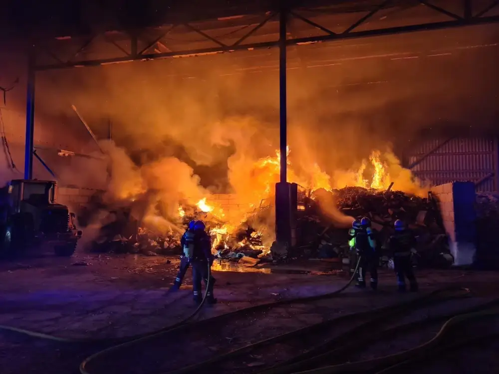Viyana'da Geri Dönüşüm Merkezi Yandı: Nedeni Henüz Bilinmiyor