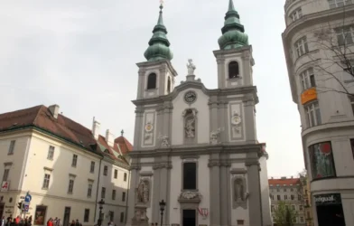 Viyana’da Kilisede Olay Çıkaran Suriyeli, Polis Memuruna Saldırdı