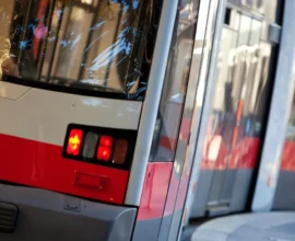 Viyana’da Trafik Kazası: Tramvay ve Dört Araç Çarpıştı