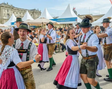 Viyana’da Yaz Festivalleri Başladı: Gelenek, Kültür ve Eğlence Buluşuyor