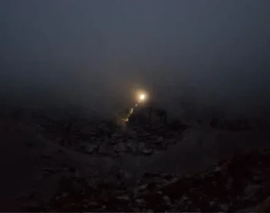 Yoğun Sis Dağda Kaybolmalarına Neden Oldu: Aile Zirveye Yanlışlıkla Ulaştı