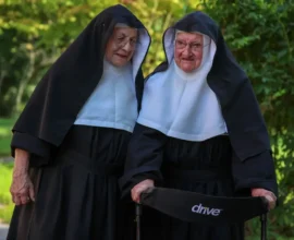 Zorla Huzurevine Yerleştirilen Rahibelere Halktan Büyük Destek