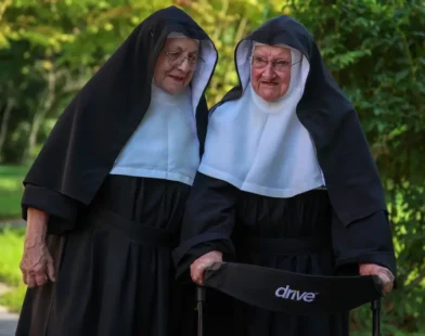 Zorla Huzurevine Yerleştirilen Rahibelere Halktan Büyük Destek