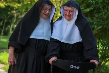 Zorla Huzurevine Yerleştirilen Rahibelere Halktan Büyük Destek